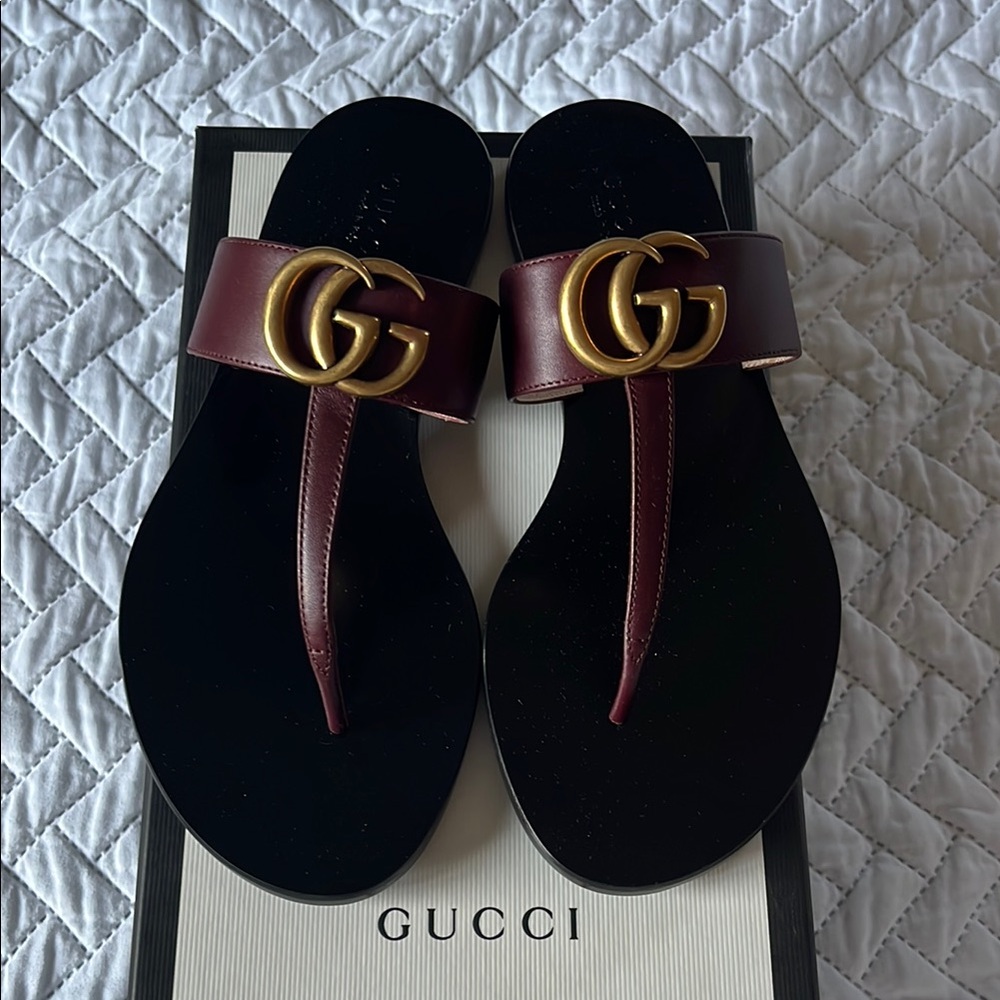 Gucci Burgundy Sandals with Gold Logo